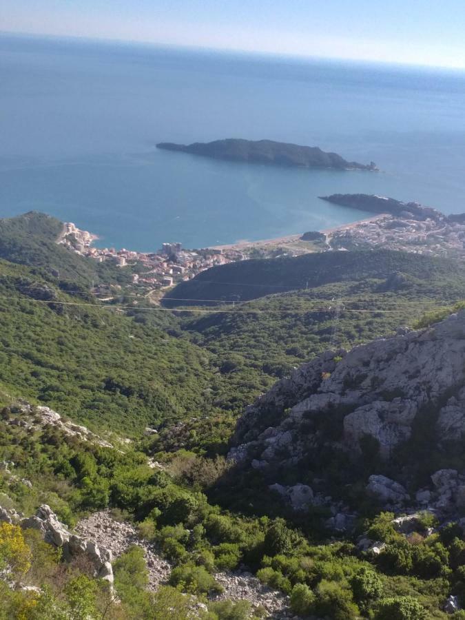 Kır Evi Kosmac *